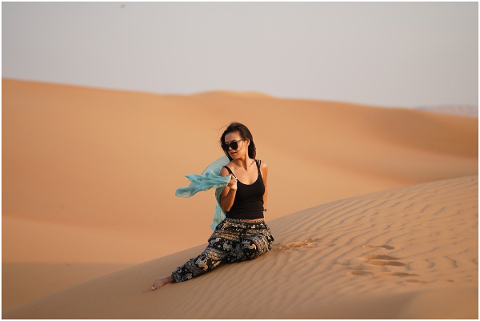 dubai-desert-girl-sand-4736936