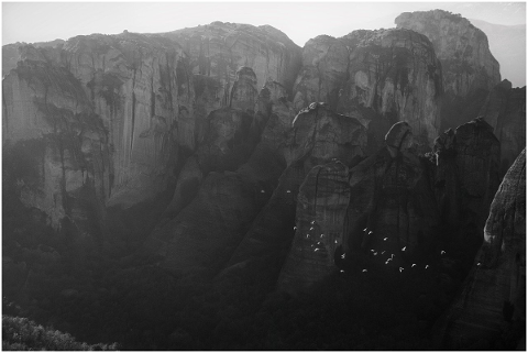 black-white-rocks-meteora-greece-4860382