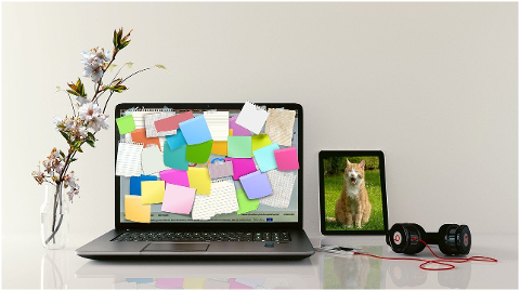 laptop-post-it-notes-workspace-6104261