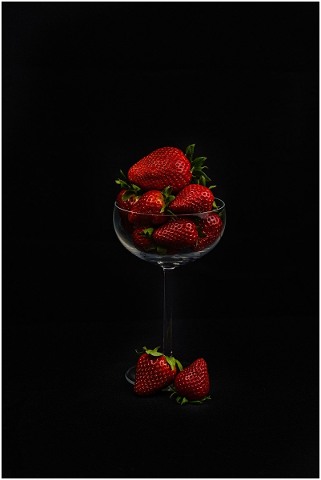 strawberries-glass-vitamins-food-5001362