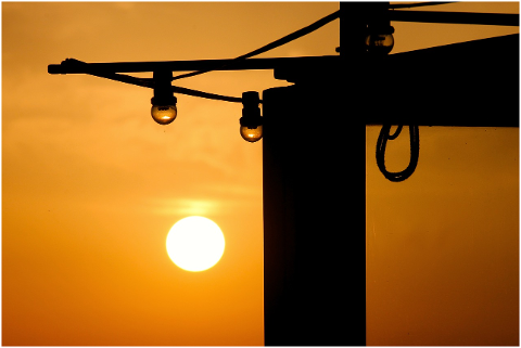 evening-sun-beach-cafe-light-bulbs-4365233