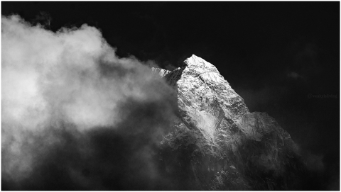 peak-blackandwhite-landscape-black-4717298